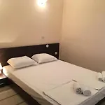 бей *