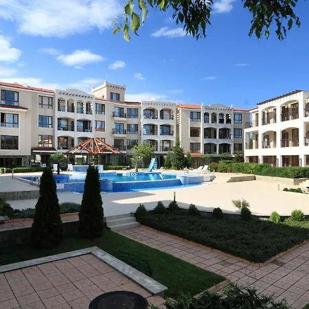 Bay Apartment *