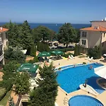 Bay Апартаменты *